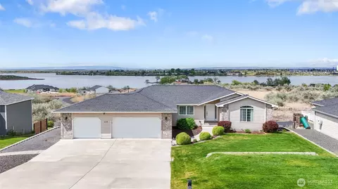 426 Viewmont Dr SE, Moses Lake, WA 98837