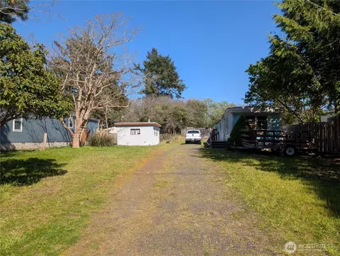 808 Magellan Ave NE, Ocean Shores, WA 98569