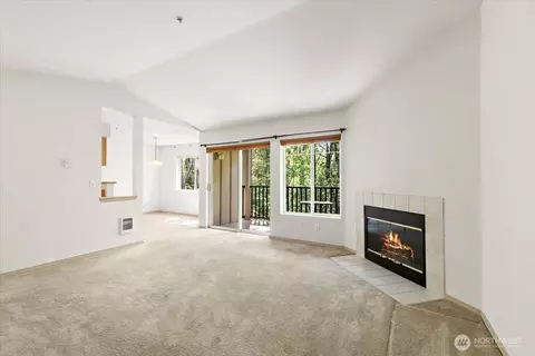 Living - 18930 Bothell-everett Hwy #B303, Bothell, WA 98012 photo 1 of 3