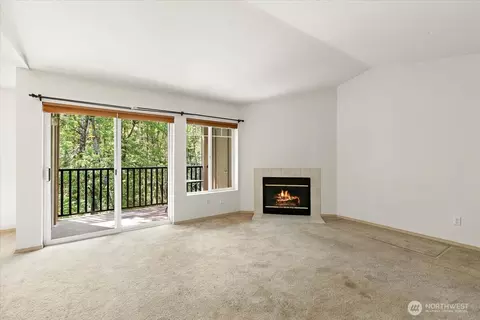 Living - 18930 Bothell-everett Hwy #B303, Bothell, WA 98012 photo 2 of 3