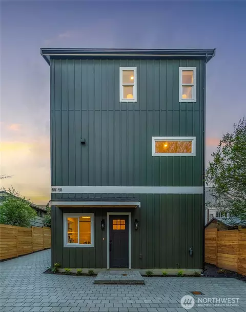 8815 Densmore Ave N #B, Seattle, WA 98103