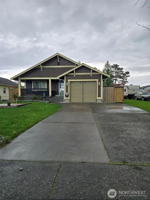 652 H St, Blaine, WA 98230