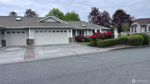 880 N Minstrel Rd, Sequim, WA 98382