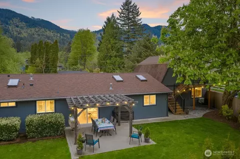 1109 Lewis Ln SE, Issaquah, WA 98027