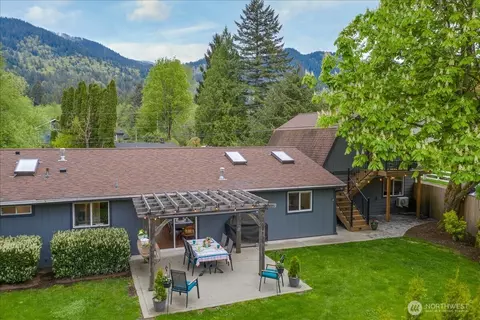1109 Lewis Ln SE, Issaquah, WA 98027