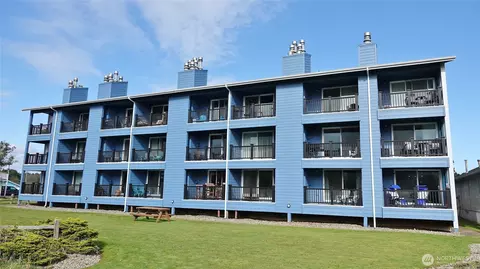 835 Ocean Shores Blvd NW #202, Ocean Shores, WA 98569