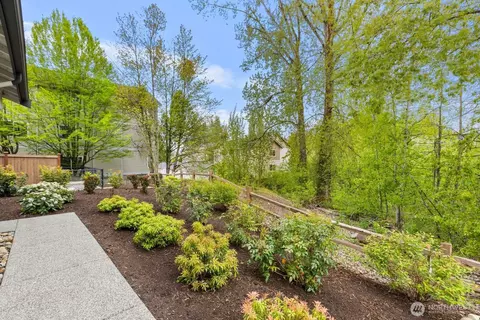 Exterior - 826 238th Pl SE #F, Bothell, WA 98021 photo 5 of 11