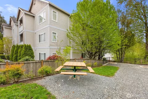 Exterior - 826 238th Pl SE #F, Bothell, WA 98021 photo 7 of 11
