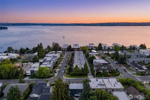 6304 Lakeview Dr, Kirkland, WA 98033