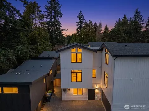 14033 Densmore Ave N, Seattle, WA 98133