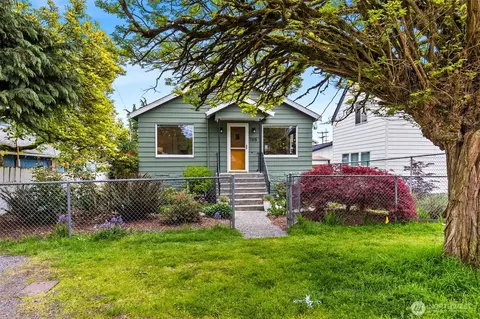 705 N 104th St, Seattle, WA 98133
