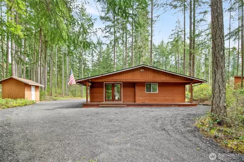 12832 SW Burchard Dr, Port Orchard, WA 98367