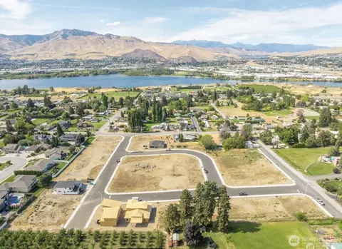 3279 NW Brianna Ave, East Wenatchee, WA 98802