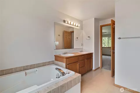 Bath - 4916 204th Street Ct E, Spanaway, WA 98387 photo 2 of 3