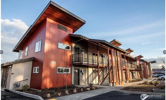 1880 Front St #204, Lynden, WA 98264