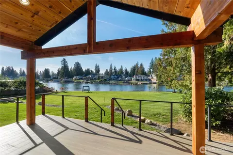 6598 Vandermark Rd E, Bonney Lake, WA 98391