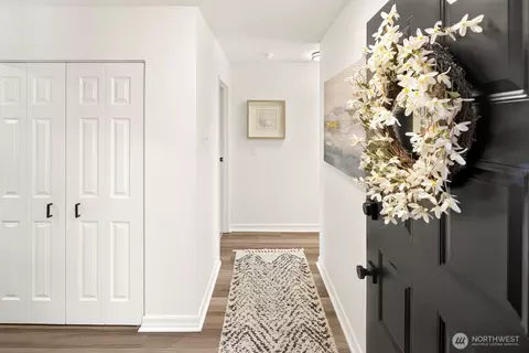 10508 NE 32nd Pl #G302, Bellevue, WA 98004