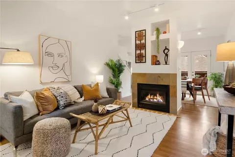 5430 California Ave SW #2C, Seattle, WA 98136