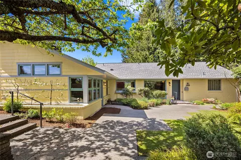 3409 Magnolia Blvd W, Seattle, WA 98199