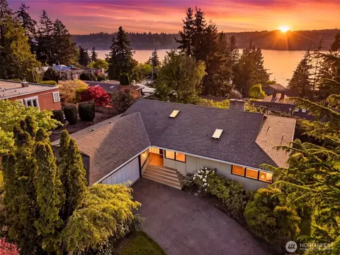 15419 62nd Ave NE, Kenmore, WA 98028