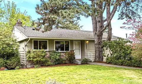 3602 NE 103rd St, Seattle, WA 98125