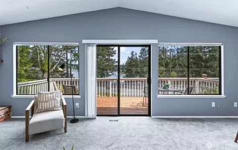 296 298 North Shore Blvd, Fox Island, WA 98333