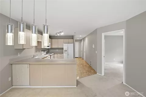 18210 73rd Ave NE #201, Kenmore, WA 98028