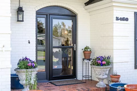 5460 Northwest Dr, Bellingham, WA 98226