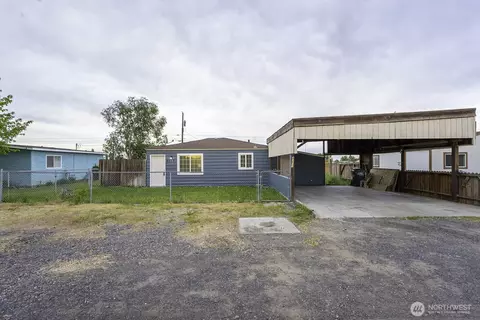 4253 NE Lincoln Dr, Moses Lake, WA 98837