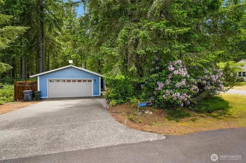 11222 Country Club Pl, Anderson Island, WA 98303