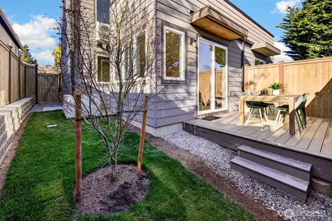 2851 NW 70th St #B, Seattle, WA 98117