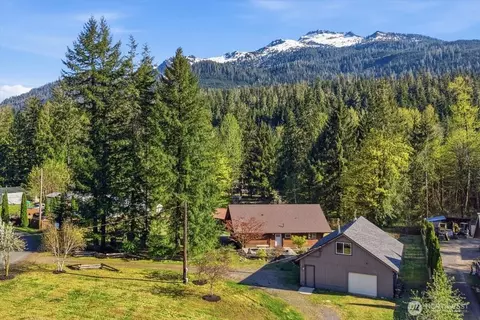 11124 Mountain View Dr, Granite Falls, WA 98252