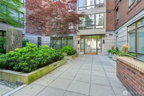 4547 8th Ave NE, Seattle, WA 98105