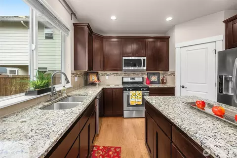 Kitchen - 18921 10th Dr SE, Bothell, WA 98012 photo 2 of 3