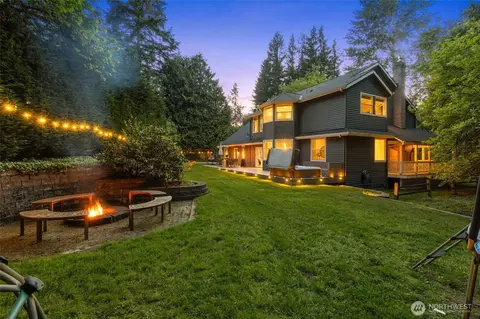12217 NE 100th St, Kirkland, WA 98033