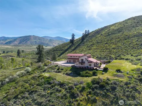 15 Prospect Rd, Winthrop, WA 98862