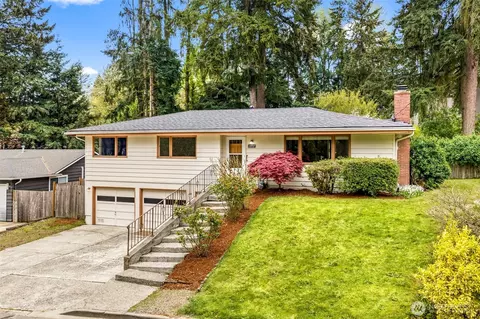 13717 NE 70th Pl, Redmond, WA 98052
