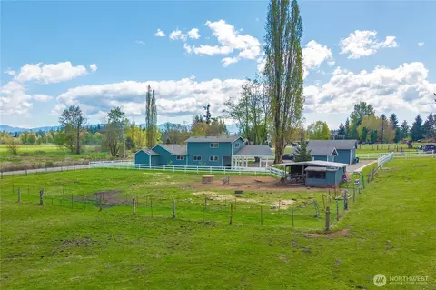 Exterior - 39805 212th Ave SE, Enumclaw, WA 98022 photo 7 of 11