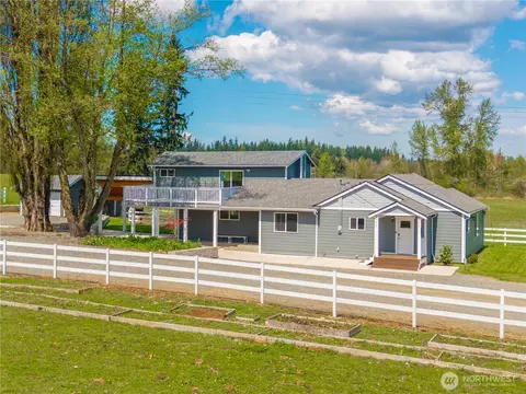 Exterior - 39805 212th Ave SE, Enumclaw, WA 98022 photo 2 of 11