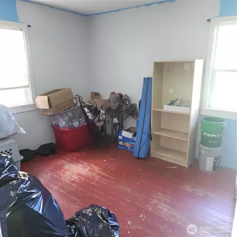 Bedroom - 818 8th Ave, Longview, WA 98632 photo 2 of 4