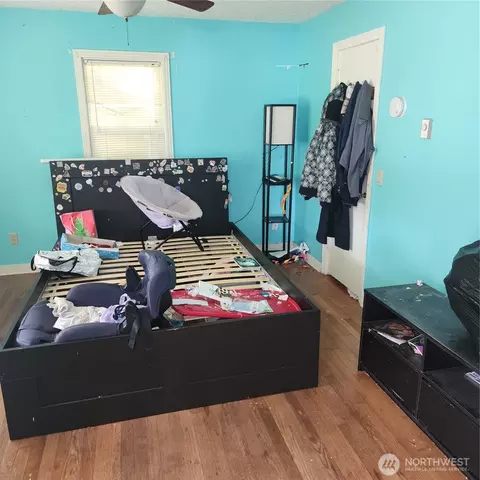 Bedroom - 818 8th Ave, Longview, WA 98632 photo 1 of 4