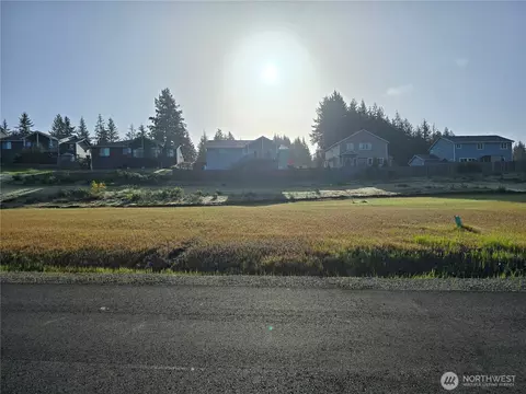 40 E Virgil Dr W, Allyn, WA 98524