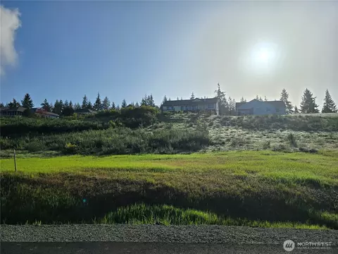 110 E Virgil Dr W, Allyn, WA 98524