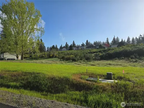 130 E Virgil Dr W, Allyn, WA 98524