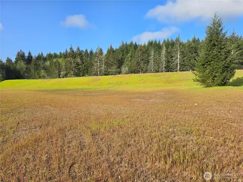 91 E Virgil Dr W, Allyn, WA 98524