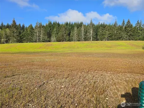 81 E Virgil Dr W, Allyn, WA 98524