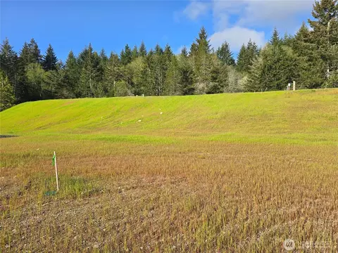 41 E Virgil Dr W, Allyn, WA 98524