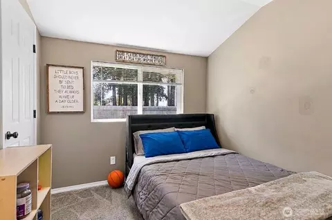 Bedroom - 43622 228th Ave SE, Enumclaw, WA 98022 photo 3 of 3