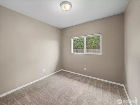 Bedroom - 43622 228th Ave SE, Enumclaw, WA 98022 photo 1 of 4