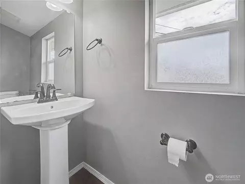 Bath - 43622 228th Ave SE, Enumclaw, WA 98022 photo 3 of 3
